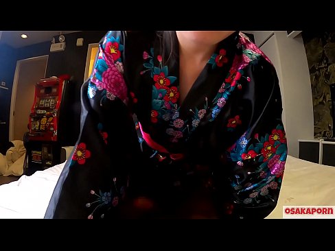 ❤️ Keçika ciwan a cosplay ji seksê hez dike ku bi orgazmê bi şûjinek di hespêk û blowjob de. Keçika Asyayî ya bi pisîka porî û bi cil û bergên kevneşopî yên Japonî di vîdyoya amator de ku masturbasyona bi pêlîstokên qijikê nîşan dide. Sakura 3 OSAKAPORN. ❤ Tenê porno li porno ku.hentaibar-com.ru ❌️